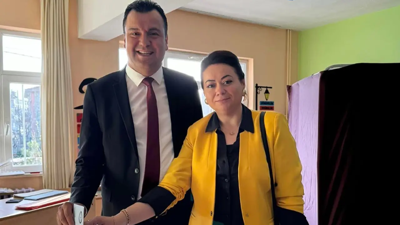Ak Parti Sivaslı Ve Ulubey’i Aldı