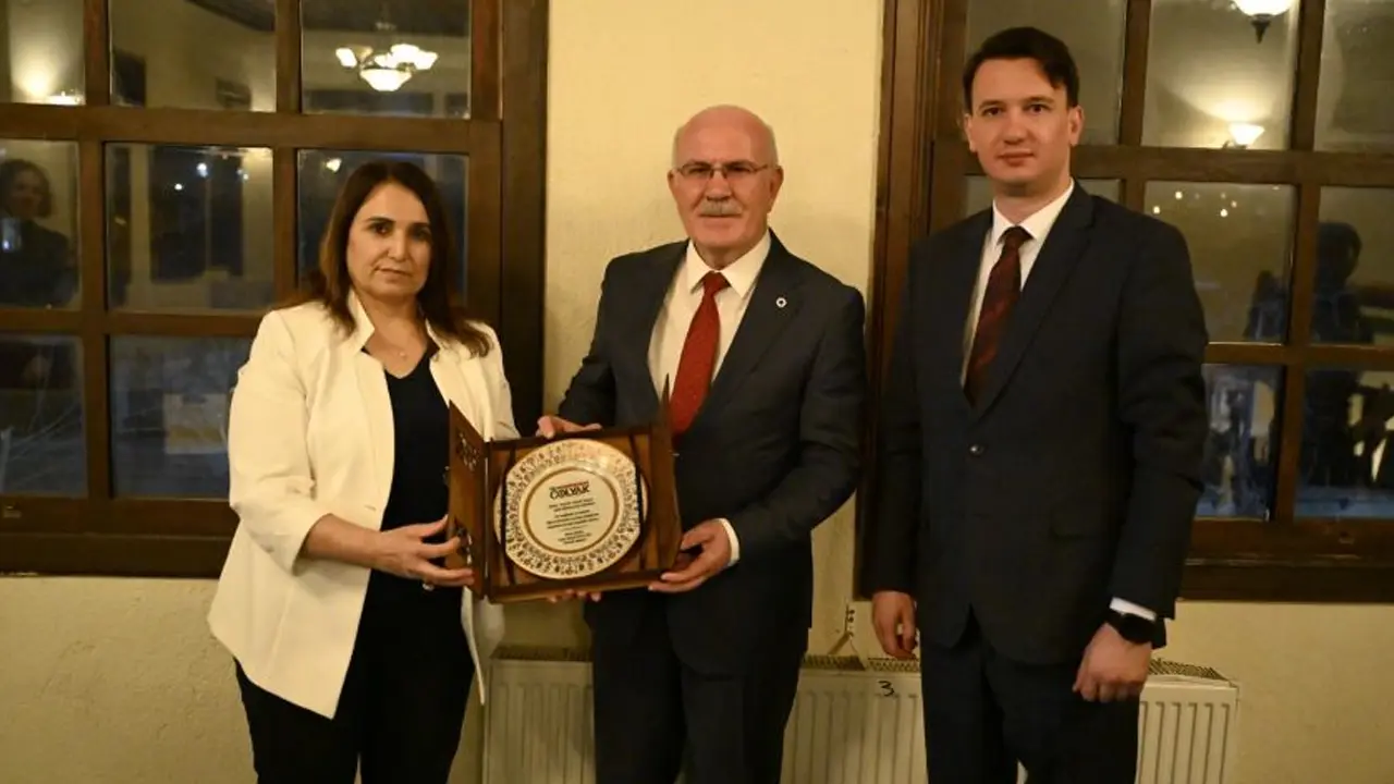 Uşak Çölyak PKU El Ele Derneğinden Rektör Savaş’a Teşekkür