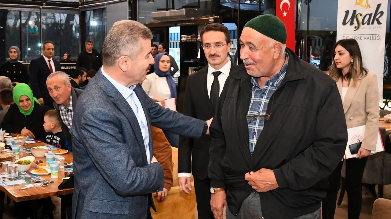 Uşak Valisi Ergün Orucunu Koruyucu Ailelerle Açtı