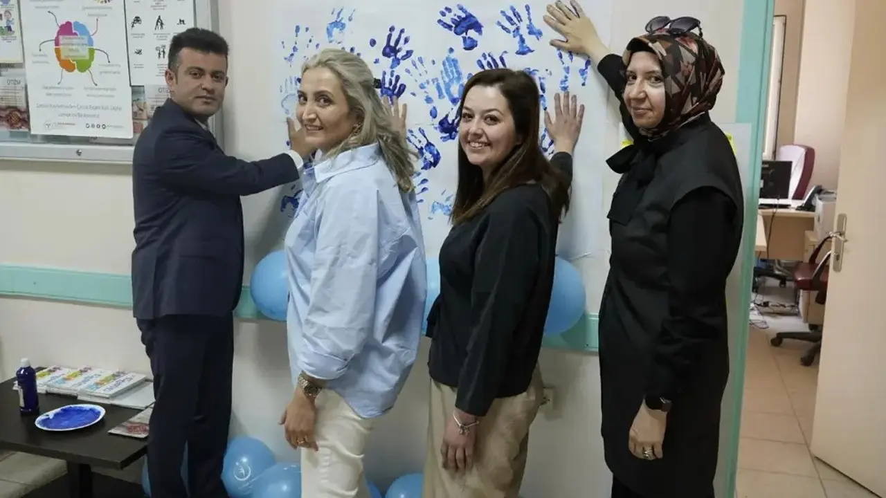 Uşak Sağlık Müdürlüğü Tarafından Otizm Farkındalık Günü Etkinliği Yapıldı
