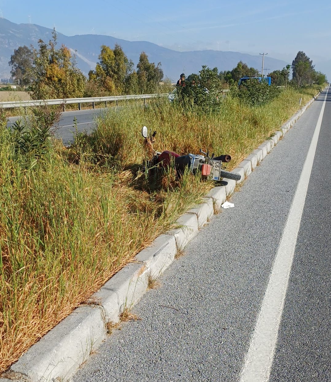 Aydın'da refüje çarpan motosikletin sürücüsü öldü