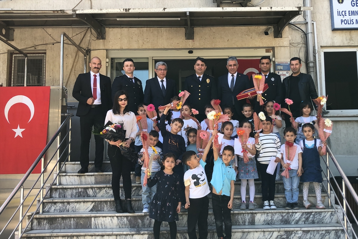 Germencik'te minik öğrenciler polisleri ziyaret etti