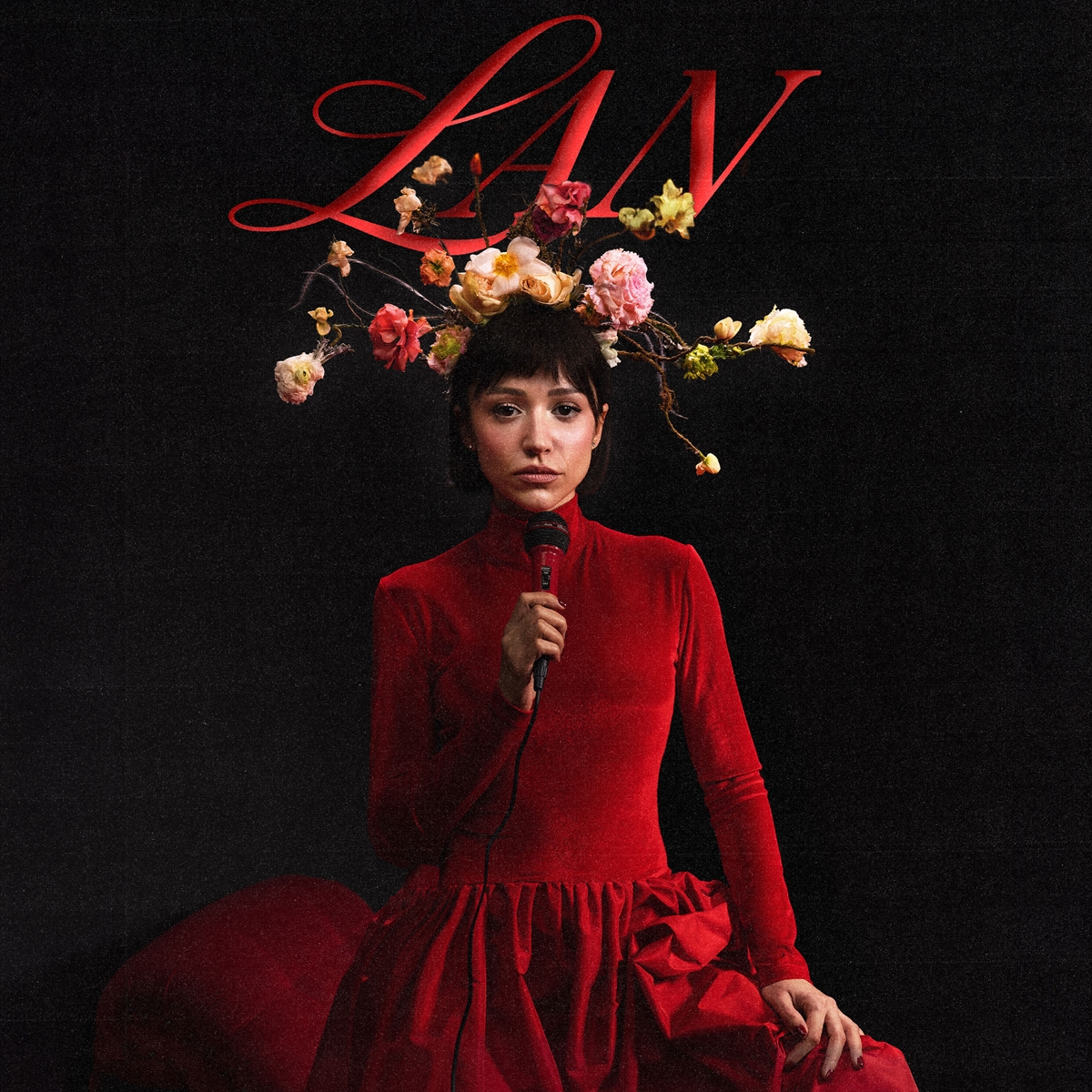 Zeynep Bastık "Lan" ile zirvede