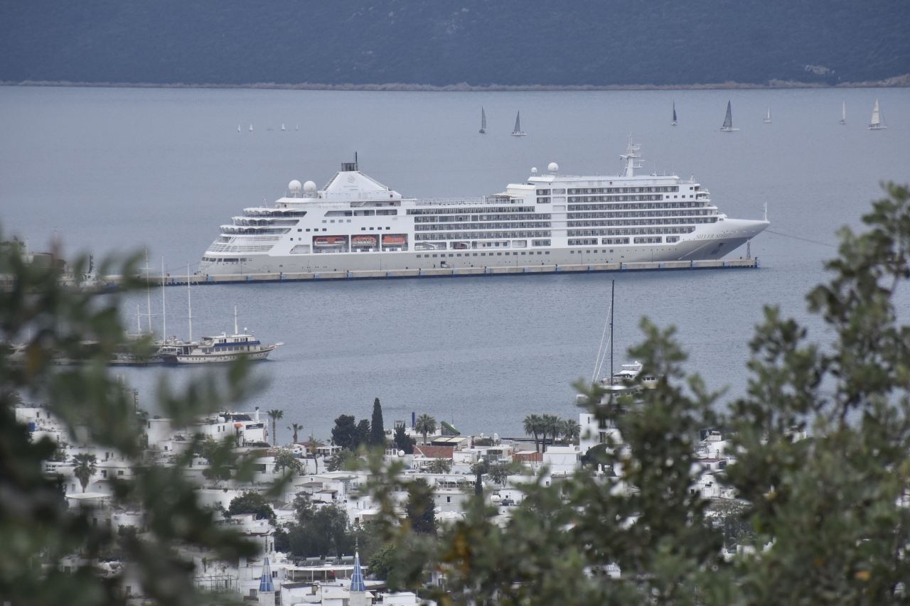 Bodrum'a sezonun ilk kruvaziyeri geldi