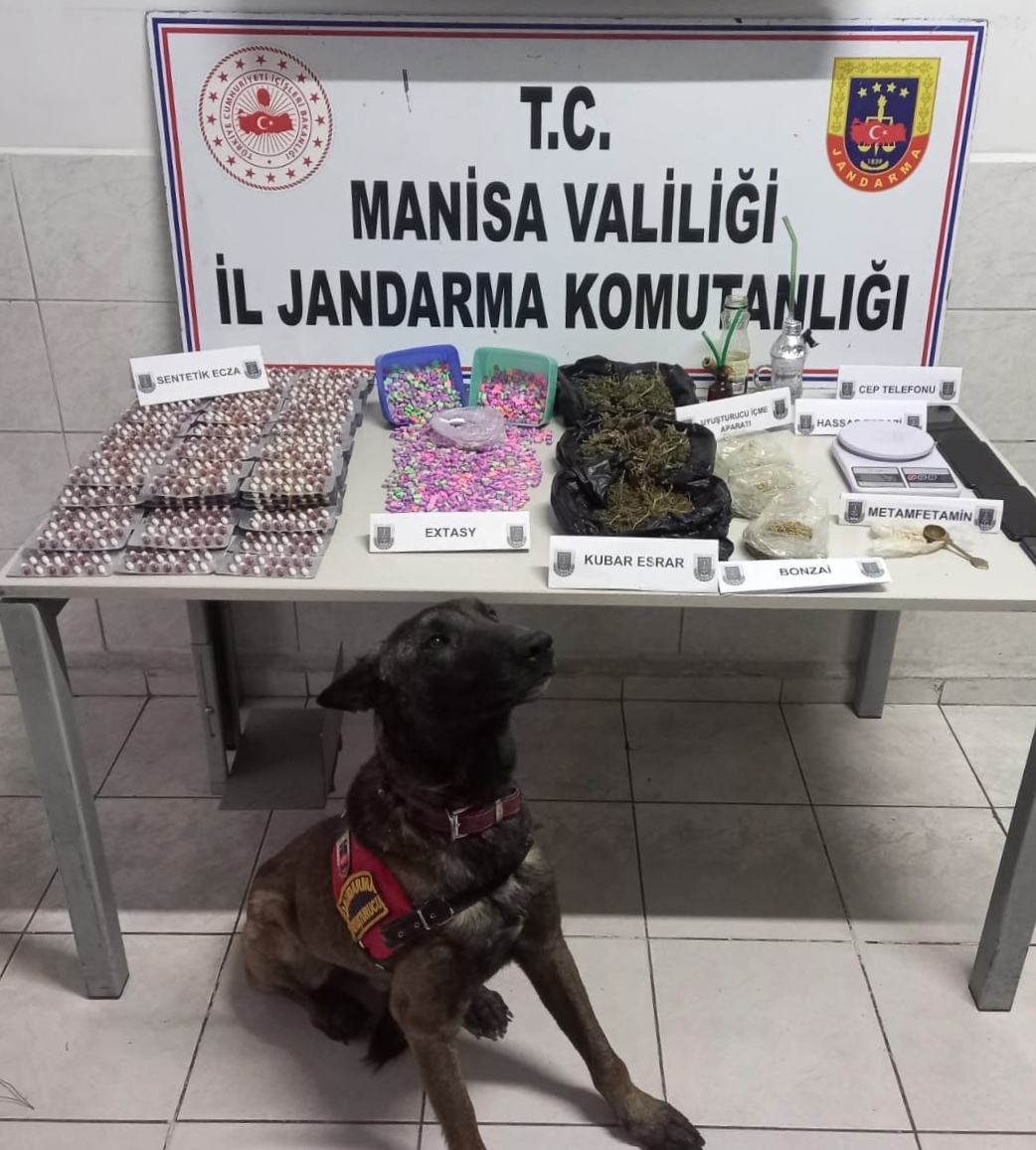 Manisa'da uyuşturucu operasyonda gözaltına alınan 2 şüpheli tutuklandı