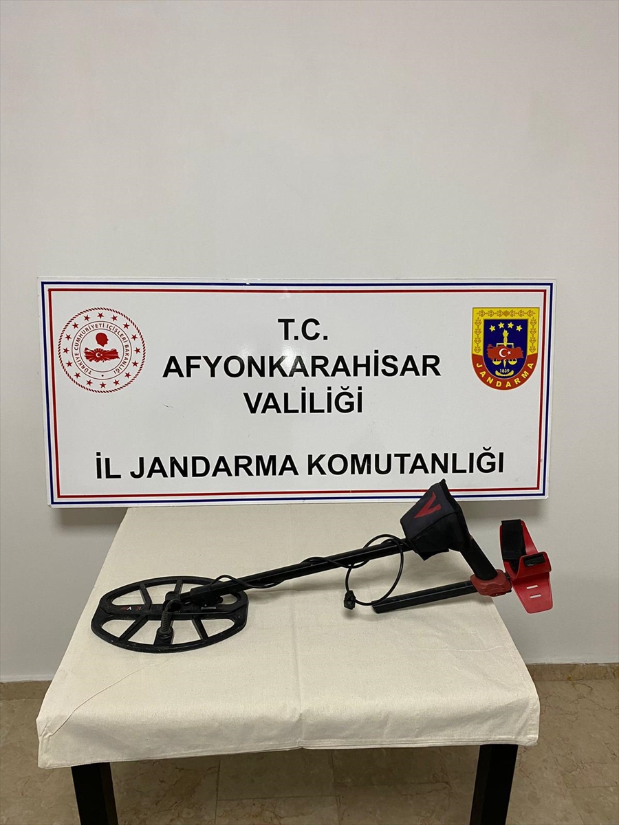 Afyonkarahisar'da kaçak kazı yapan 6 şüpheli yakalandı