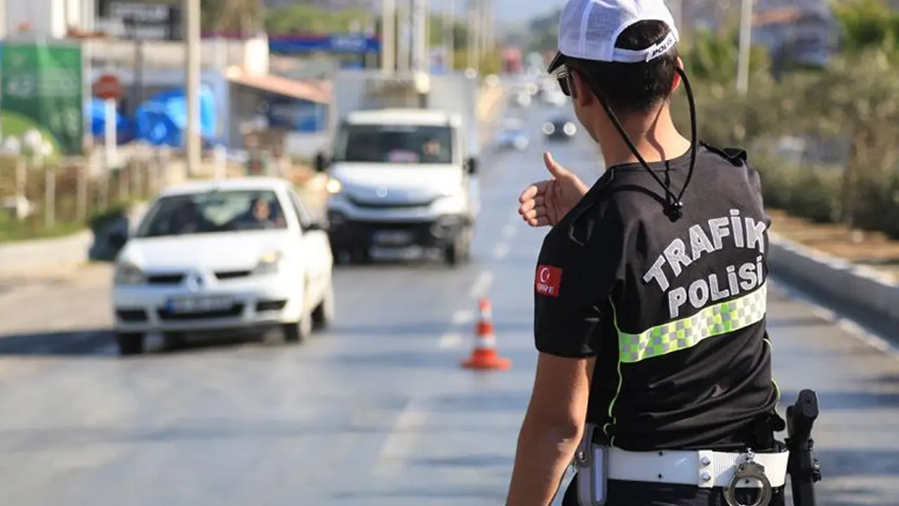 Uşak Valisi Ergün, Trafik Denetimlerine Katıldı