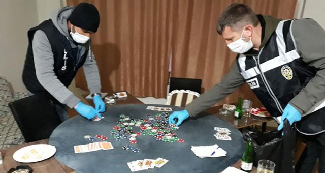Evde Kumar Oynayan 18 Kişiye Para Cezası Verildi