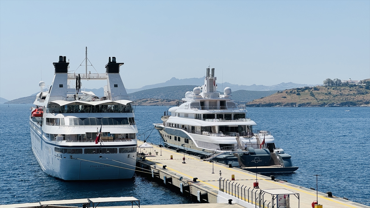 Bodrum'a "Star Legend" kruvaziyeri ile 218 yolcu geldi