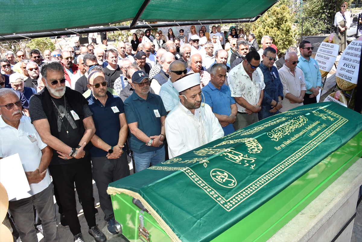 Türk Halk Müziği sanatçısı Şakir Öner Günhan Bodrum'da son yolculuğuna uğurlandı