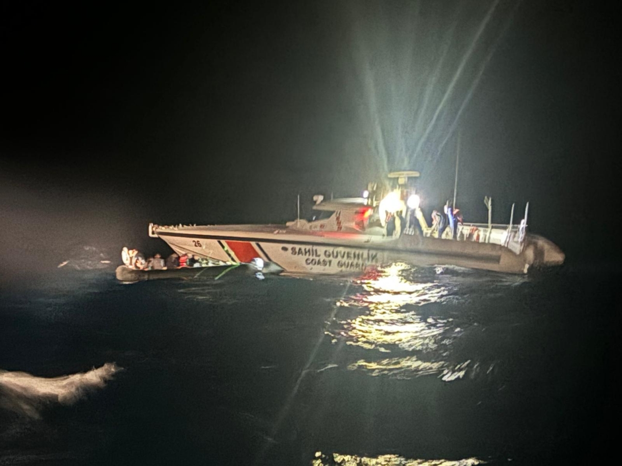 Bodrum açıklarında 43 düzensiz göçmen yakalandı