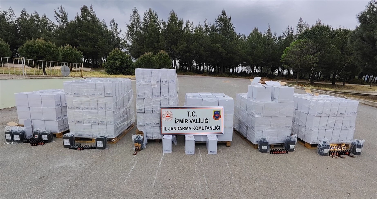 İzmir'de 8 bin 540 litre etil alkol ele geçirildi
