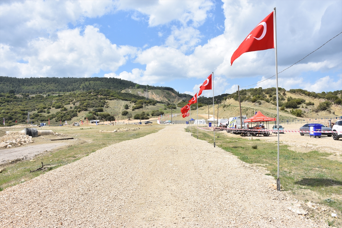Bilecik'teki motokros pistinde hafta sonundaki yarışlar için hazırlıklar tamamlandı
