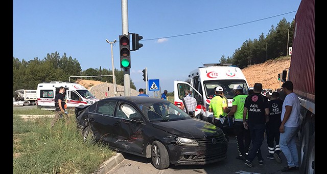 2 TIR  VE 7 OTOMOBİL ZİNCİRLEME TRAFİK KAZASINA NEDEN OLDU