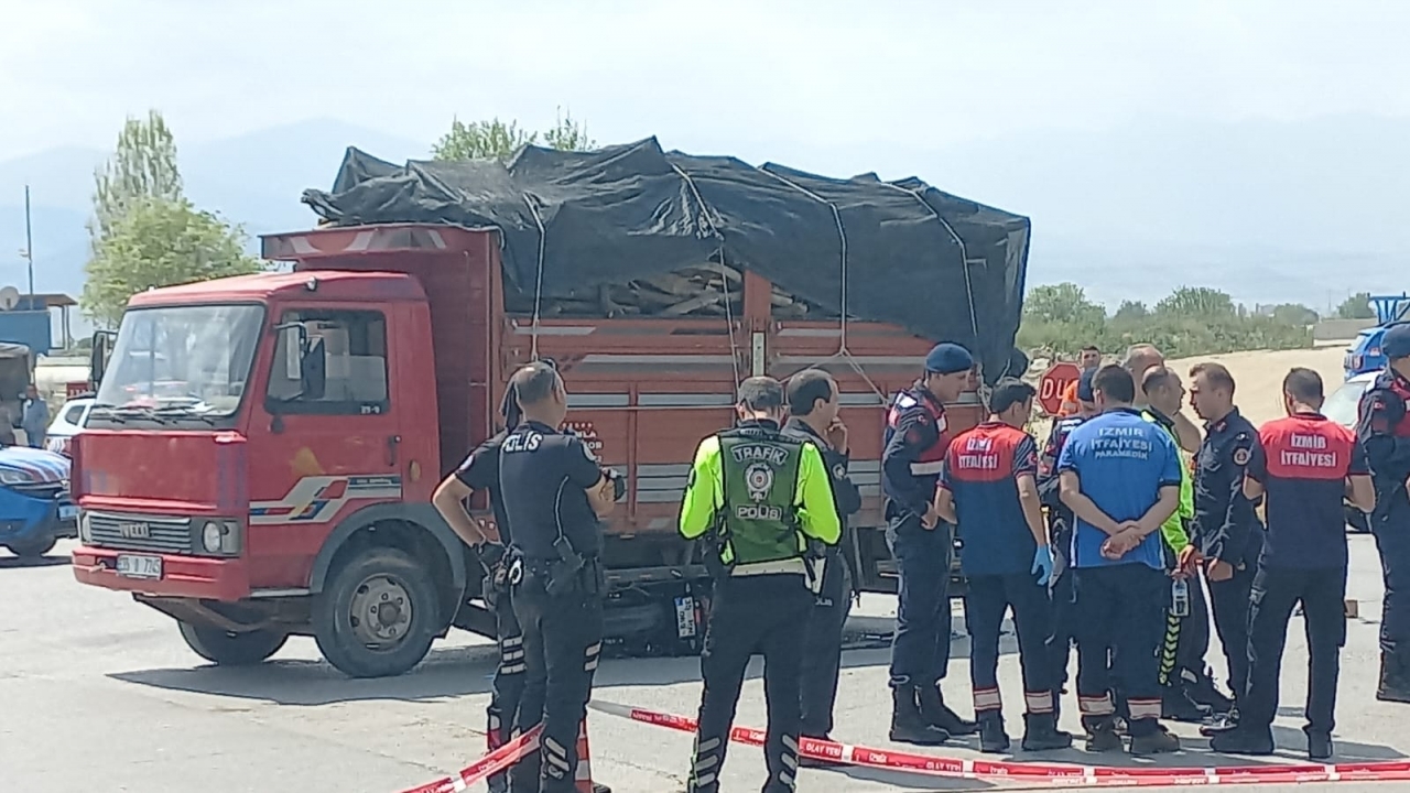 İzmir'deki kazada yaşamını yitiren bekçinin cenazesi toprağa verildi