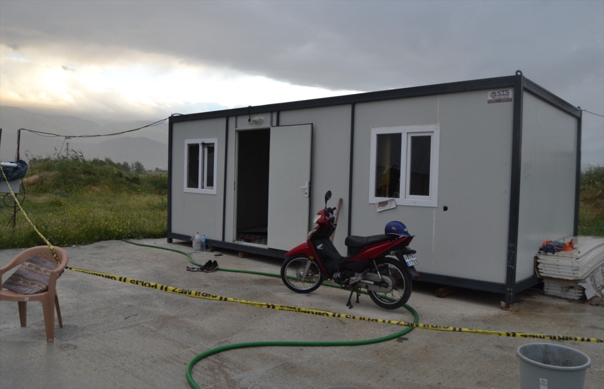 Manisa'da şantiye bekçisi tüfekle vurulmuş halde ölü bulundu