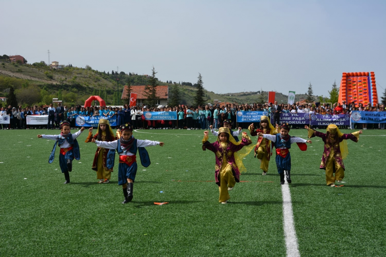 Demirci'de 23 Nisan Çocuk Festivali düzenlendi