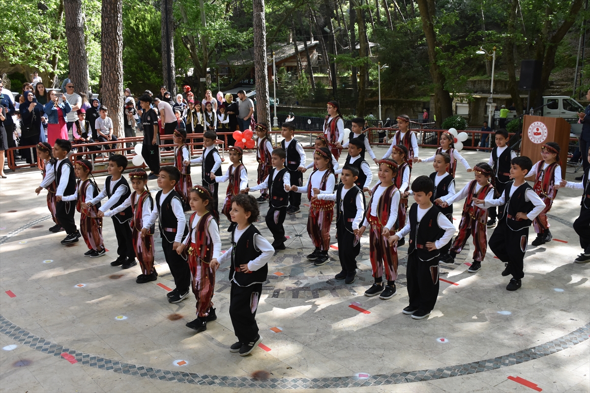 Kemalpaşa'da 23 Nisan Ulusal Egemenlik ve Çocuk Bayramı kutlandı