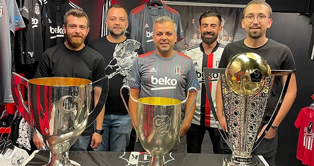 BEŞİKTAŞ’IN ŞAMPİYONLUK KUPALARI UŞAK’TA TARAFTARLA BULUŞTU
