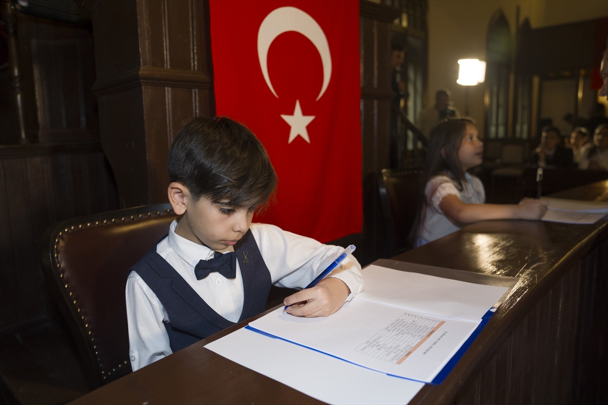 Temsili, 23 Nisan 2071 özel oturumunda çocuk milletvekilleri konuştu