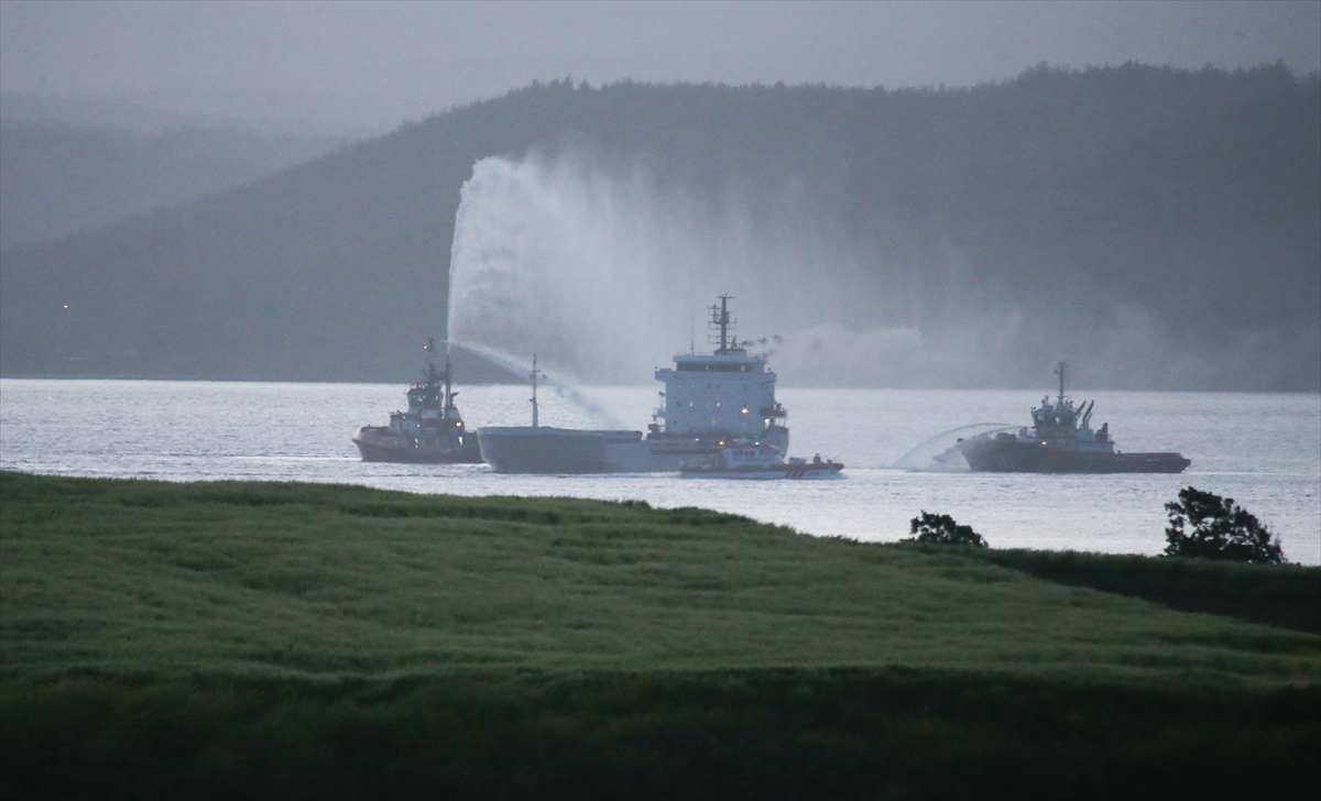 Çanakkale Boğazı'nda kuru yük gemisinde yangın çıktı