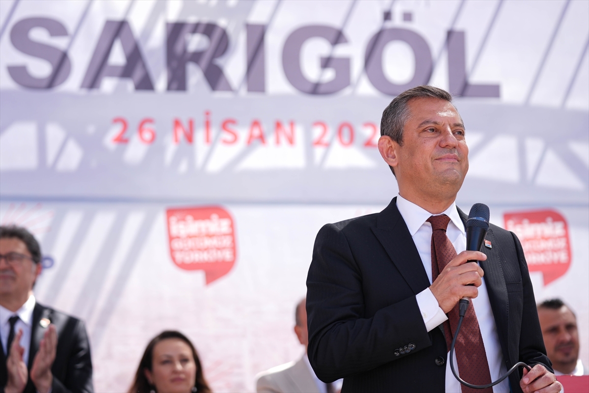 CHP Genel Başkanı Özel, Sarıgöl'de vatandaşlara hitap etti: