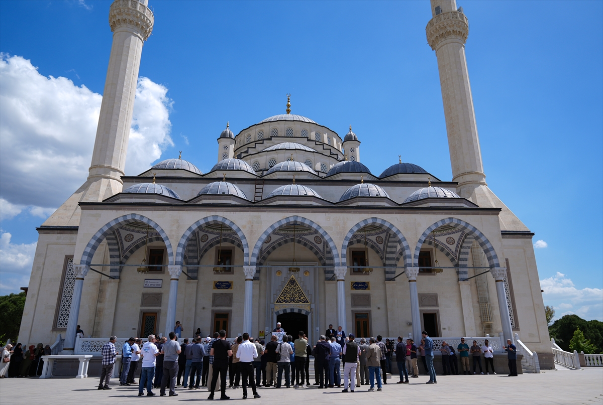 İZMİR - Gazze'ye 1 tır dolusu gıda yardımı gönderildi