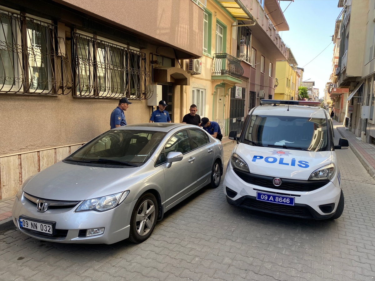 Aydın'da eşinin bıçakla yaraladığı kadın hastaneye kaldırıldı