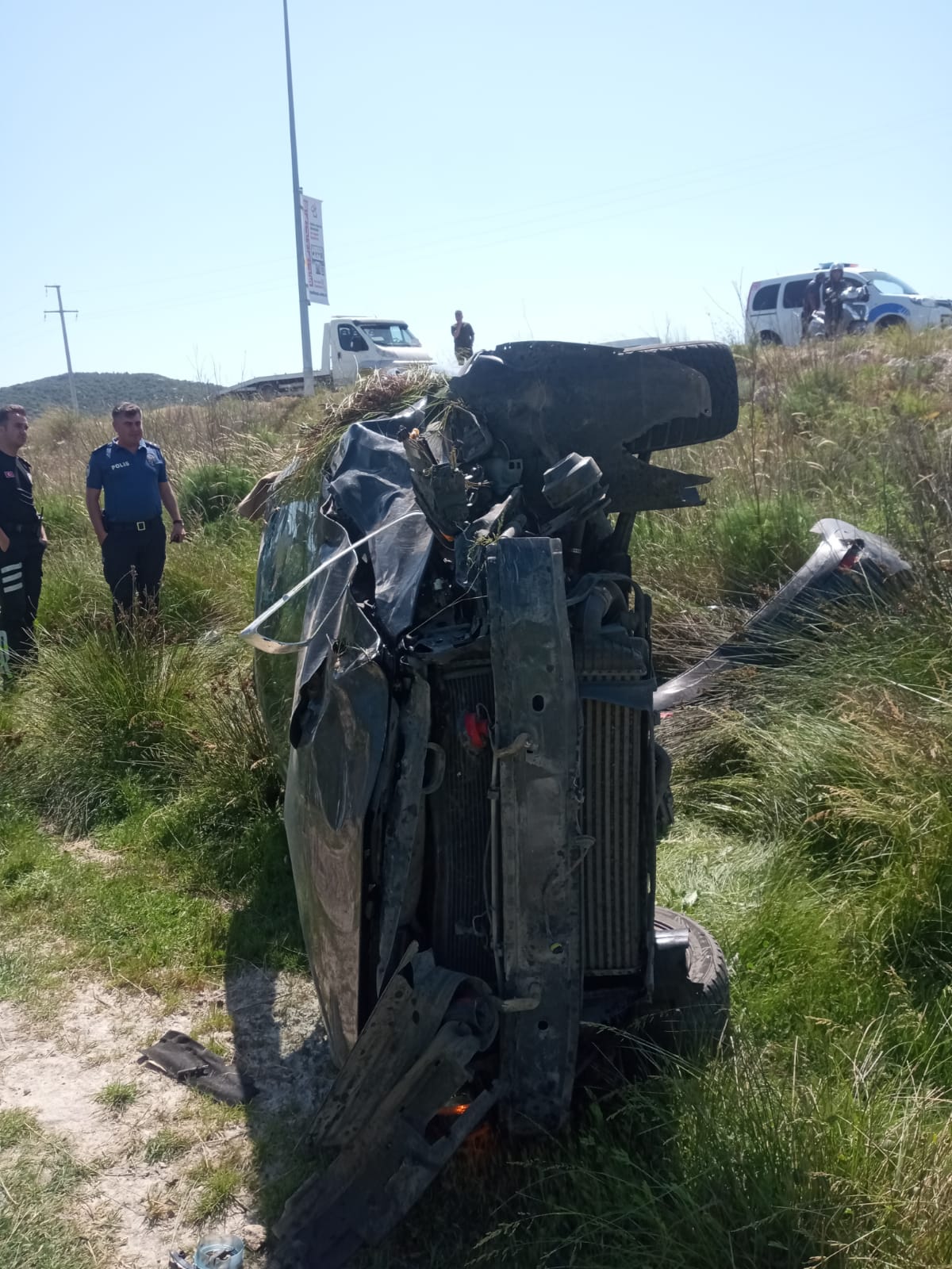 İzmir'de otomobilin tarlaya devrilmesi sonucu 1 kişi öldü