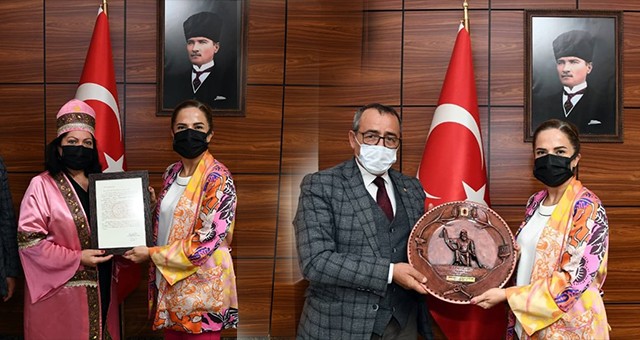 “AHİLİKTE TERBİYE, DÜRÜSTLÜK, ÇALIŞKANLIK VE YARDIMSEVERLİK VARDIR.”