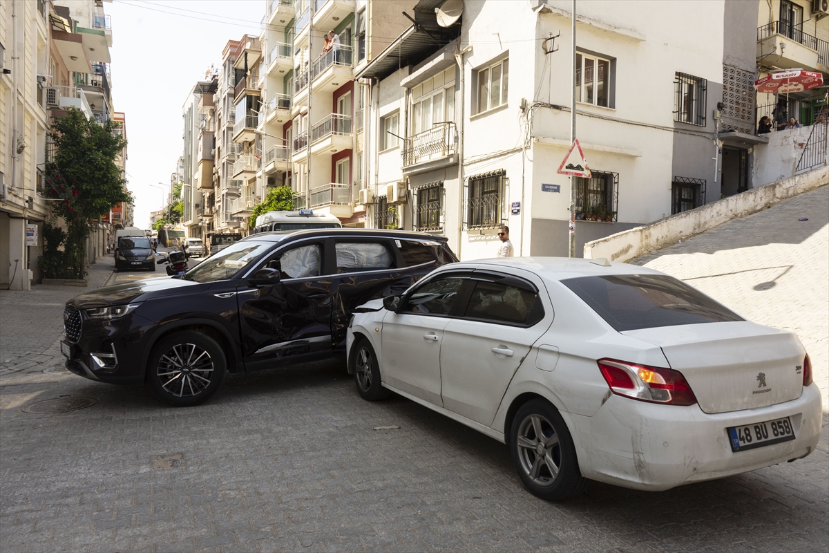 Aydın'da ciple otomobilin çarpıştığı kazada 5 kişi yaralandı