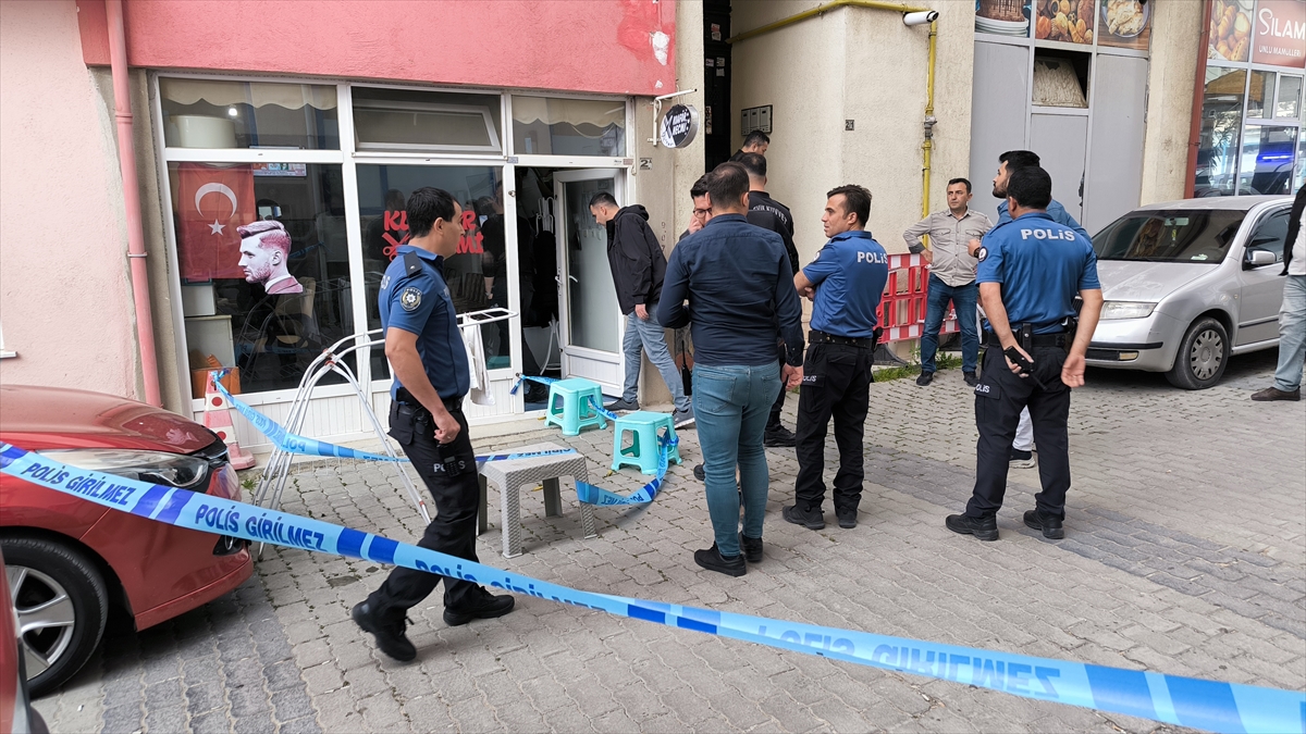 Kütahya'da kuaför salonunda 2 kişiyi öldüren şüpheli tutuklandı