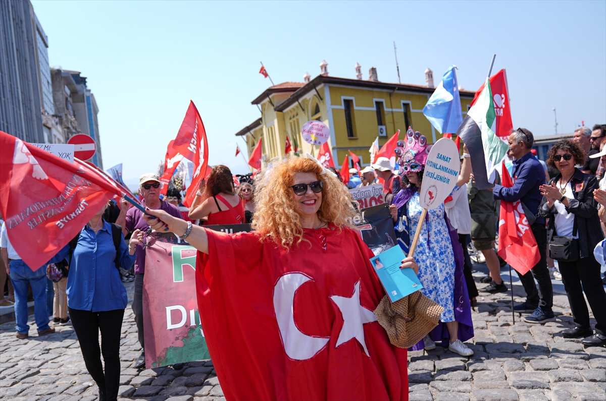 İzmir ve çevre illerde 1 Mayıs Emek ve Dayanışma Günü kutlandı