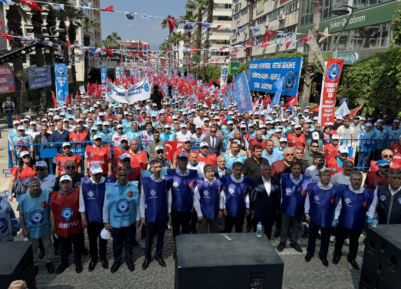 Türkiye Kamu-Sen 1 Mayıs Emek ve Dayanışma Günü'nü İzmir'de kutladı