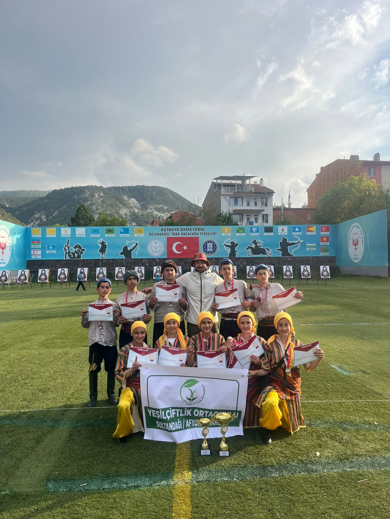 Sultandağlı öğrenciler, okçuluk yarışmasında başarılı oldu