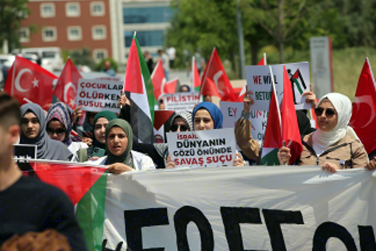 Aydın'da üniversite öğrencileri İsrail'in Gazze'ye yönelik saldırılarını protesto etti
