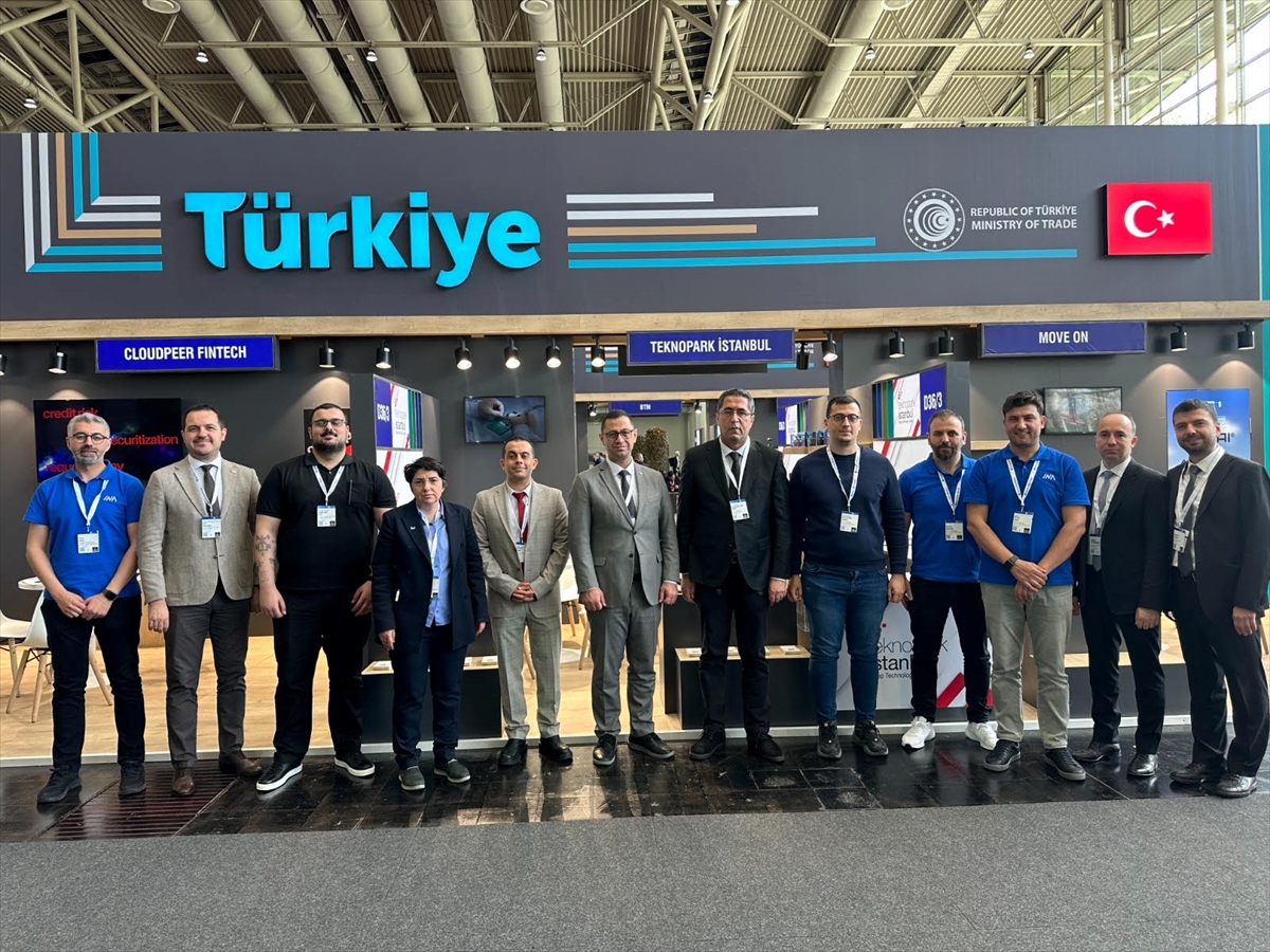 Teknopark İstanbul firmaları geleceğin endüstriyel çözümleri fuarına katıldı