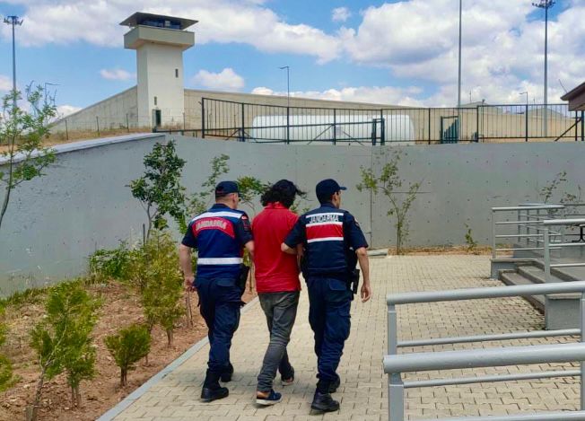 Muğla'da 10 yıl kesinleşmiş hapis cezası bulunan hükümlü yakalandı