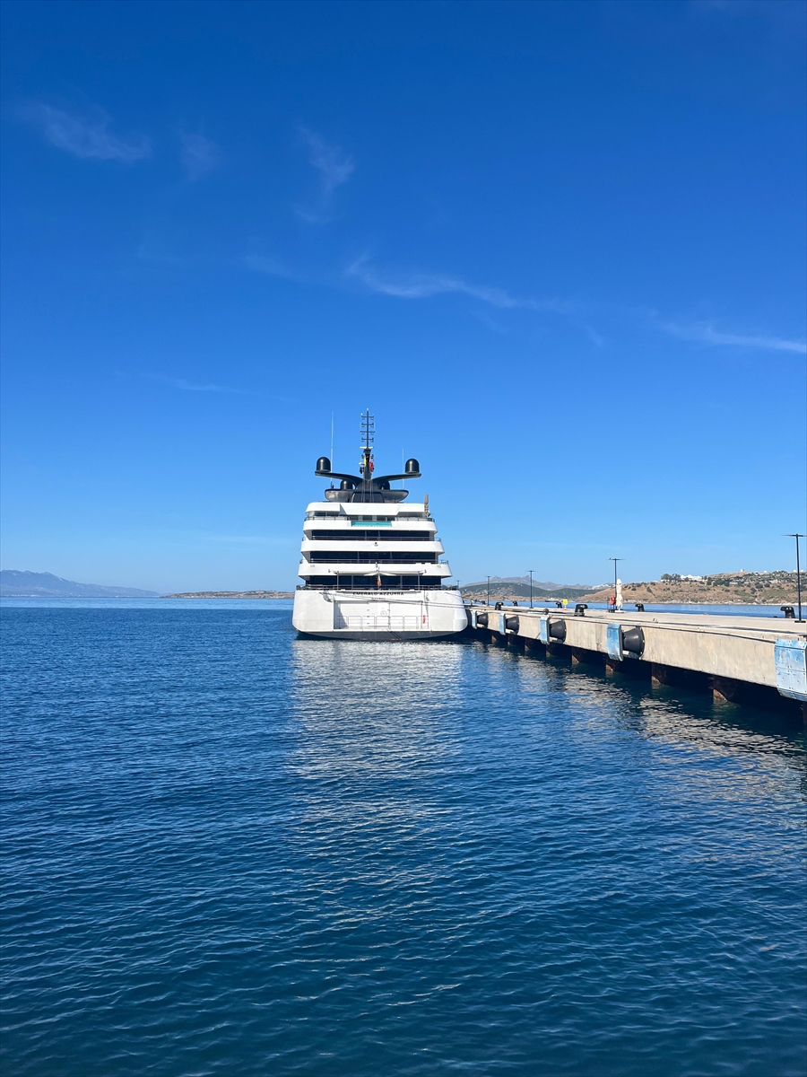 Bodrum'a "Emerald Azzurra" gemisiyle 84 yolcu geldi
