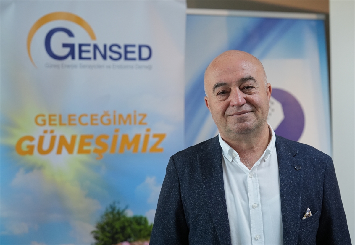 Güneş enerjisi sektörü temsilcileri İzmir'de bir araya geldi