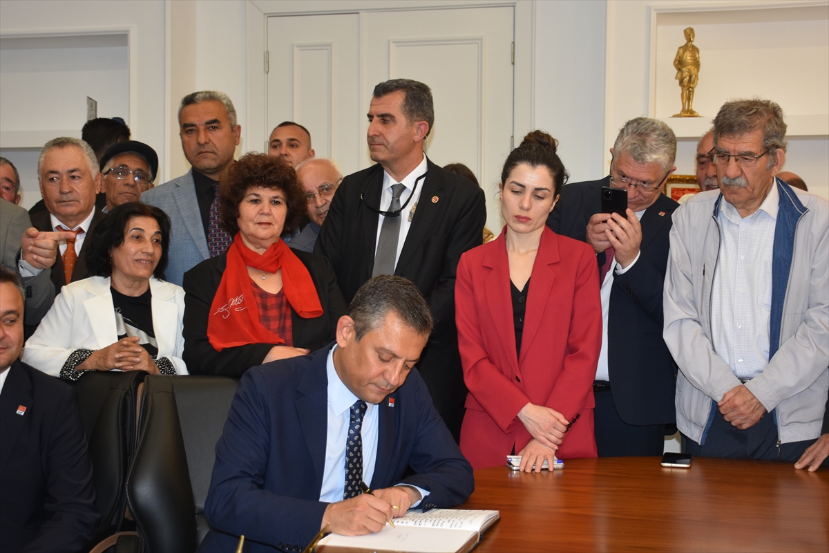 CHP Genel Başkanı Özel: "Yurtta barış, dünyada barış olursa yurtta gazi olmaz, şehit olmaz"