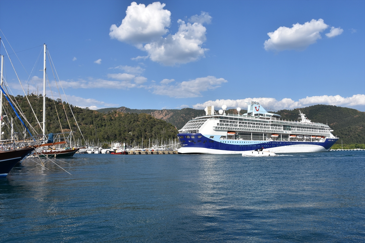 "Marella Discovery" kruvaziyeri Marmaris'e geldi