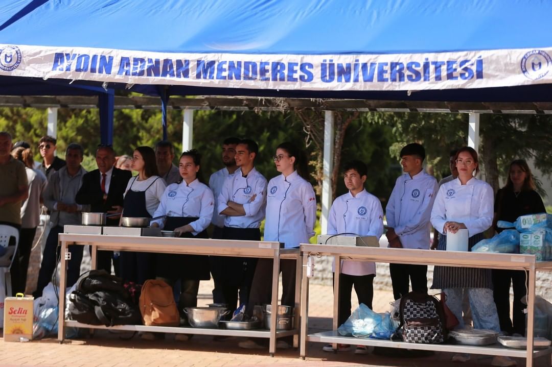 ADÜFEST kortej yürüyüşüyle başladı