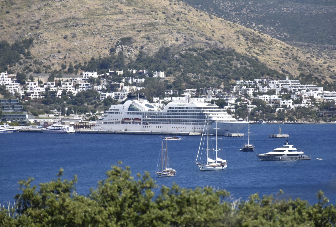 Bodrum'a "Seabourn Quest" ile 435 yolcu geldi
