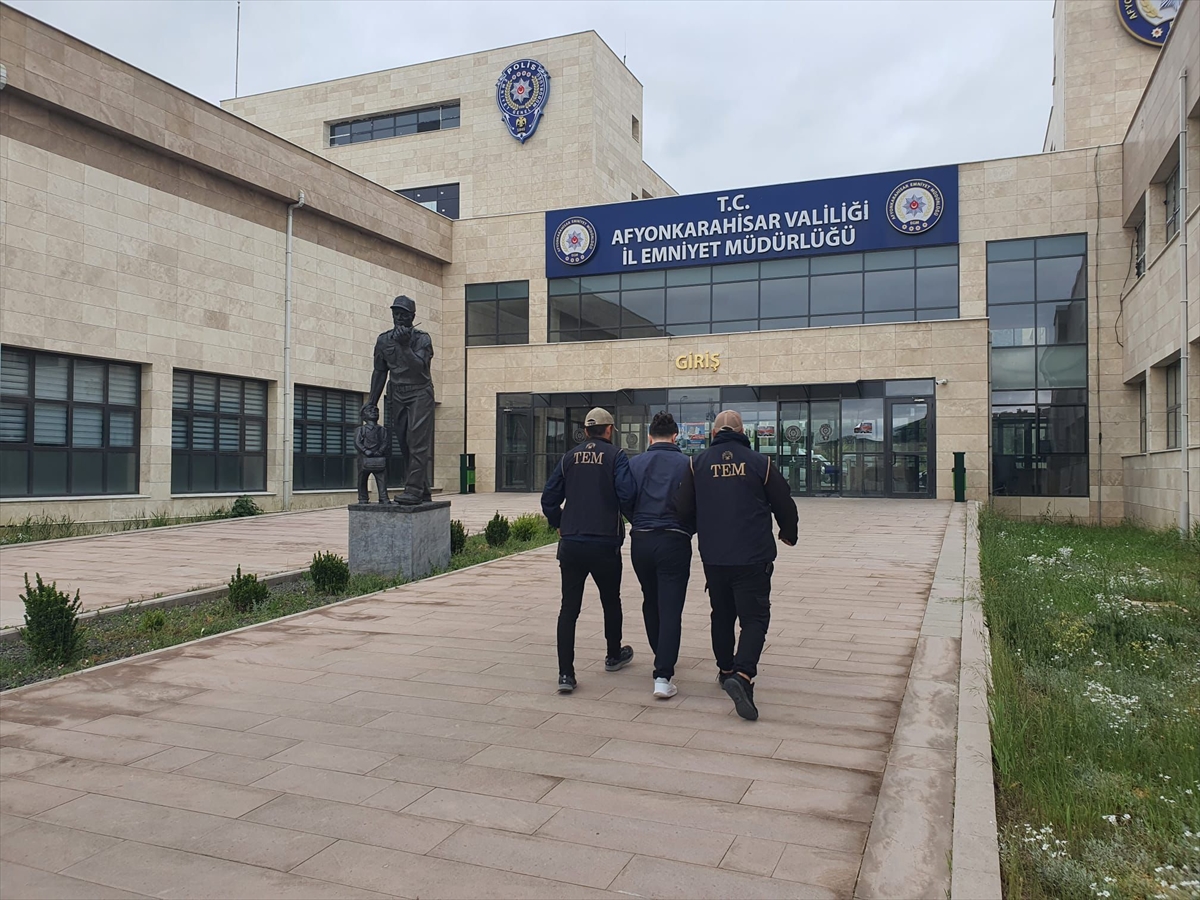 Afyonkarahisar'da FETÖ üyeliğinden aranan eski öğretmen tutuklandı