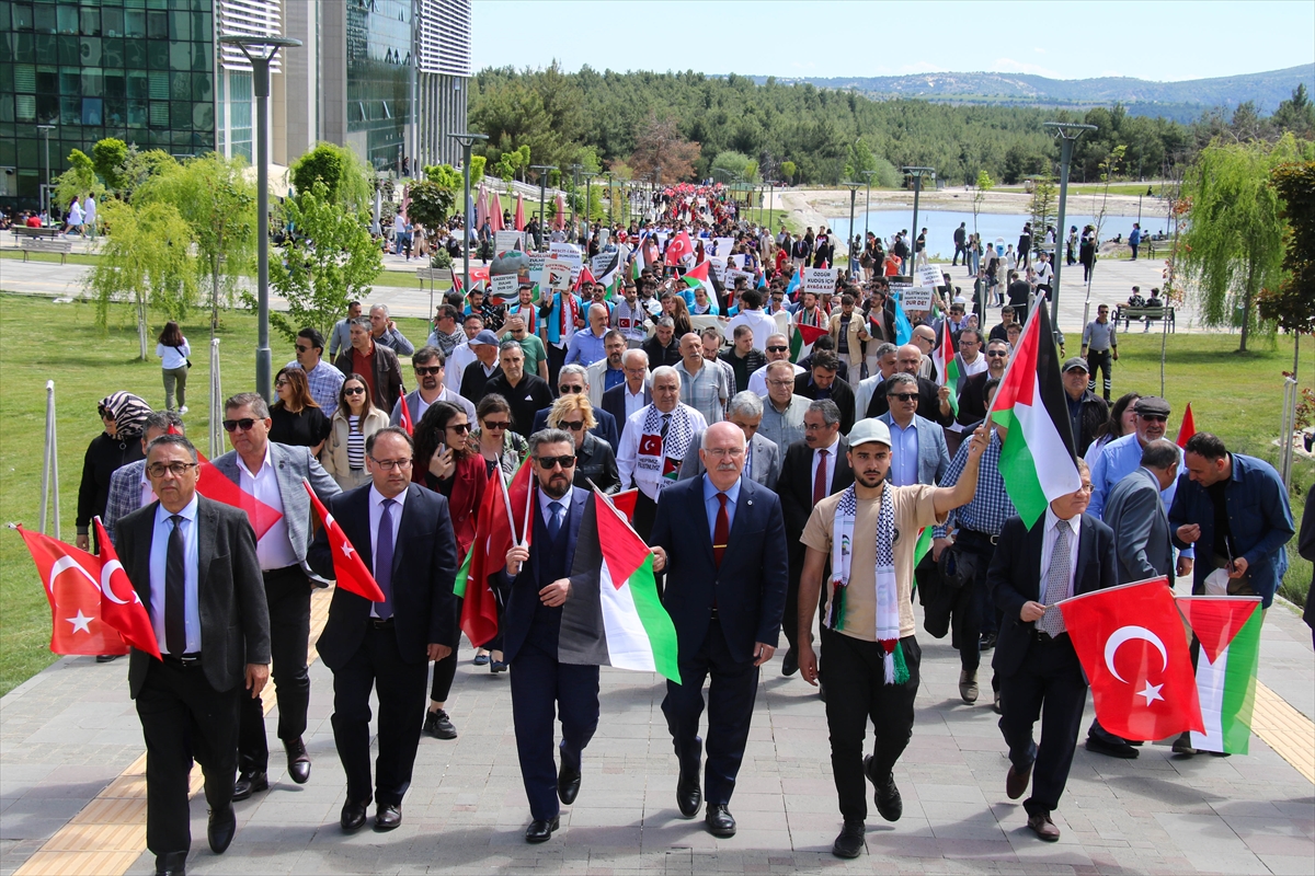 Uşak Üniversitesi'nde Akademisyenler İsrail'in Gazze Saldırısını Protesto Etti