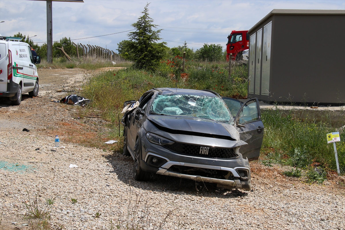 Uşak'ta Otomobil Takla Attı: Yunanistan Uyruklu 1 Kişi Öldü 2 Kişi Yaralandı