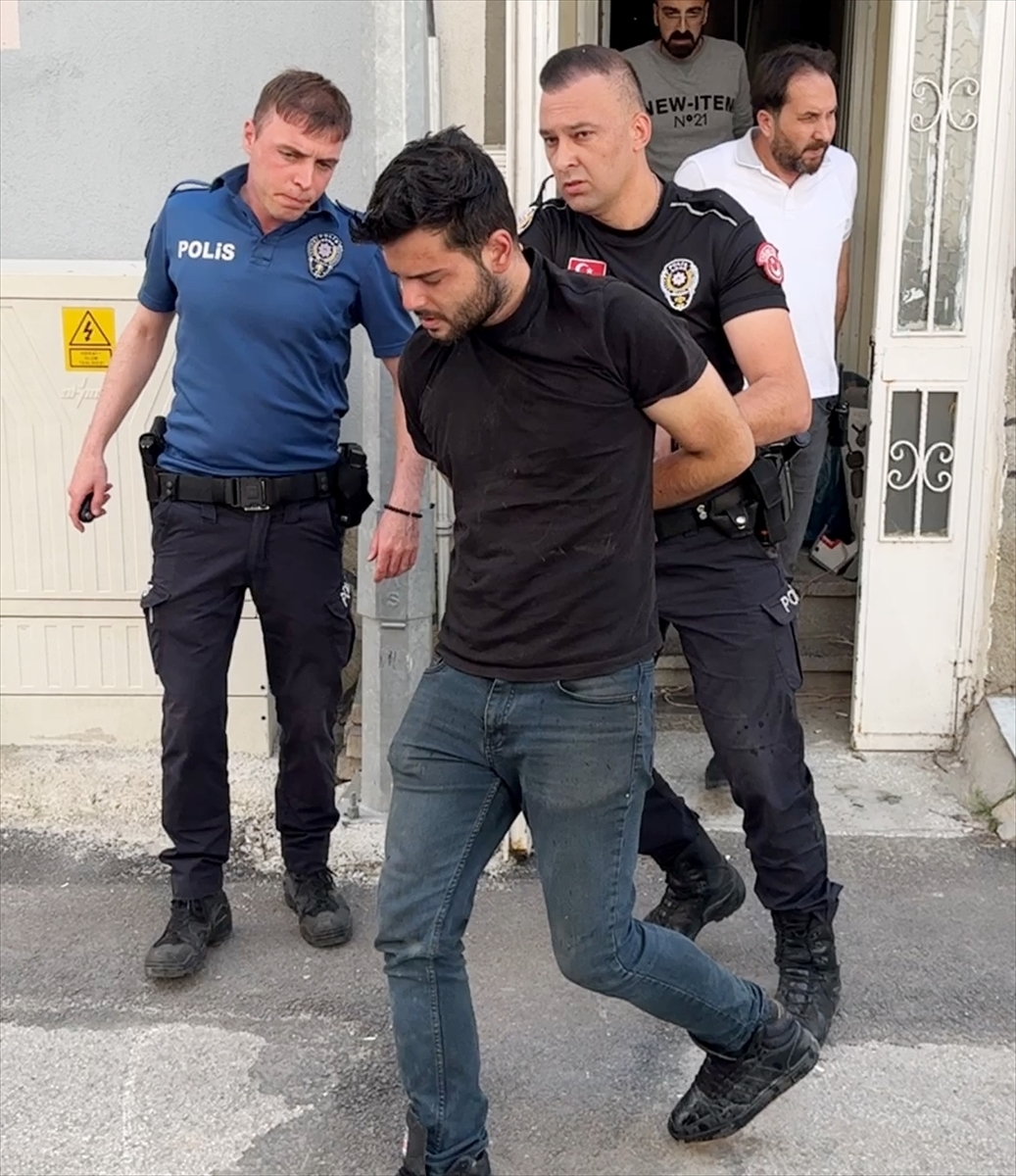 Kütahya'da babaannesinin evine zorla giren toruna biber gazıyla müdahale