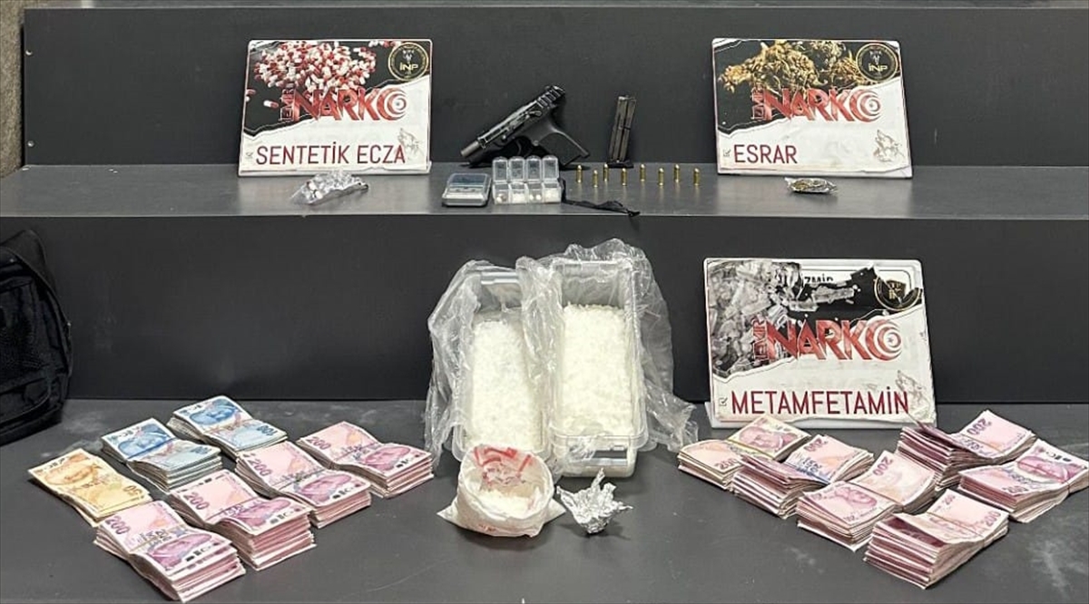 İzmir'de uyuşturucu ticareti yaptığı öne sürülen şüpheli tutuklandı