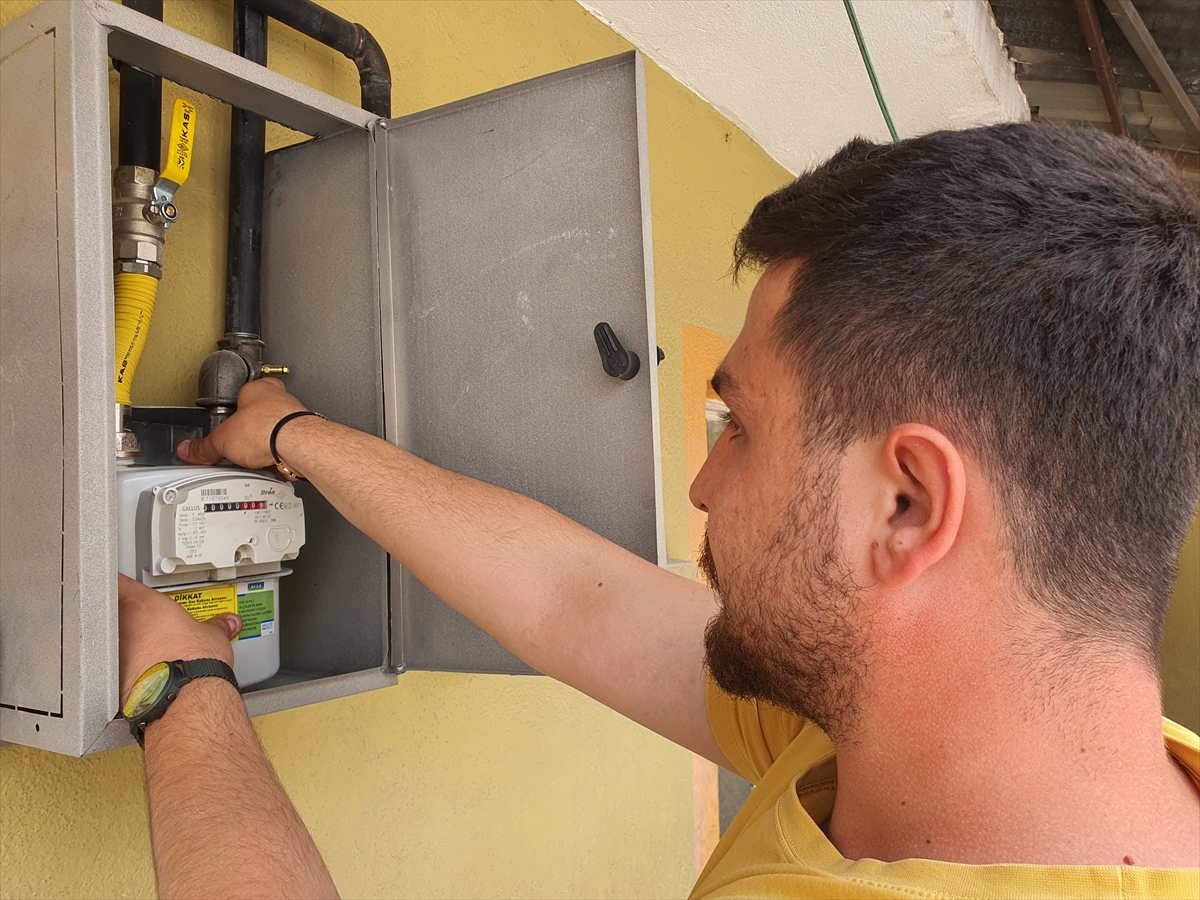 Demirci’de 35 haneye doğal gaz dönüşüm desteği